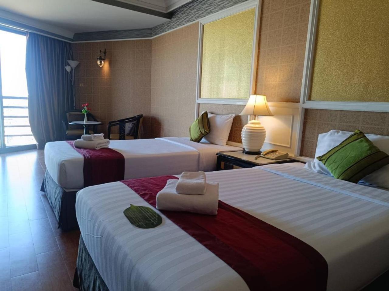 First Pacific Cirrus Hotel Патая Екстериор снимка