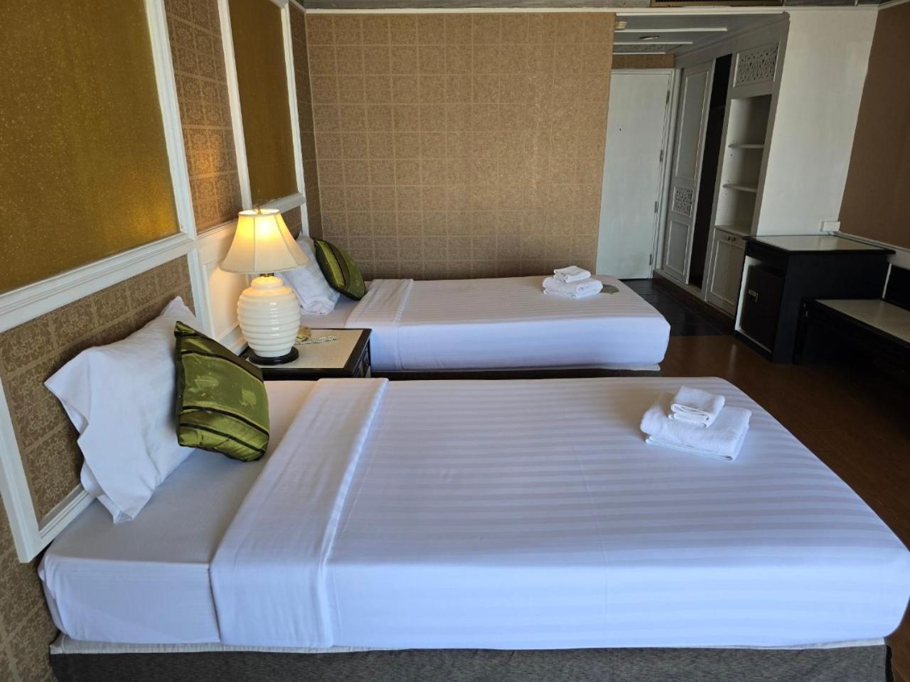 First Pacific Cirrus Hotel Патая Екстериор снимка