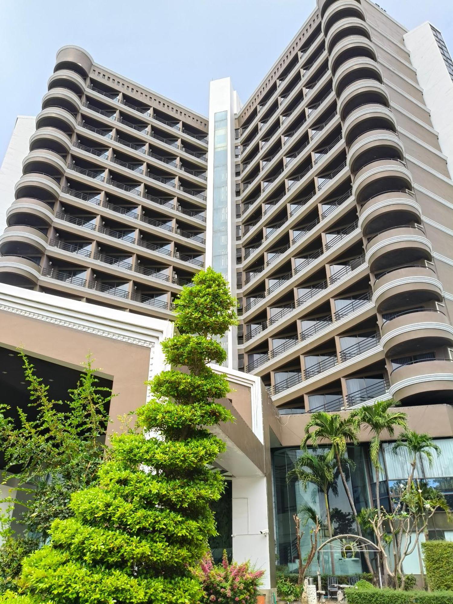 First Pacific Cirrus Hotel Патая Екстериор снимка