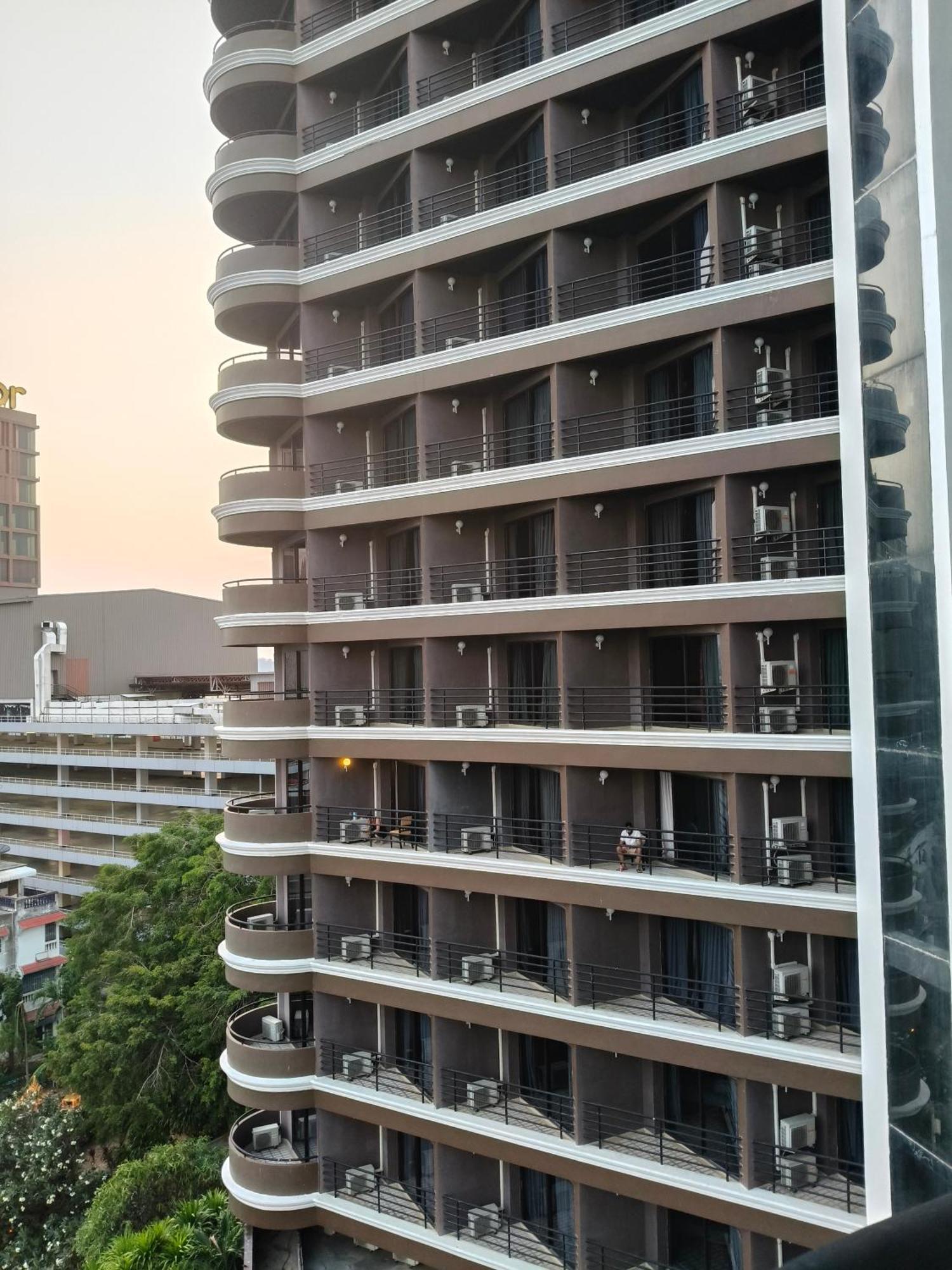 First Pacific Cirrus Hotel Патая Екстериор снимка