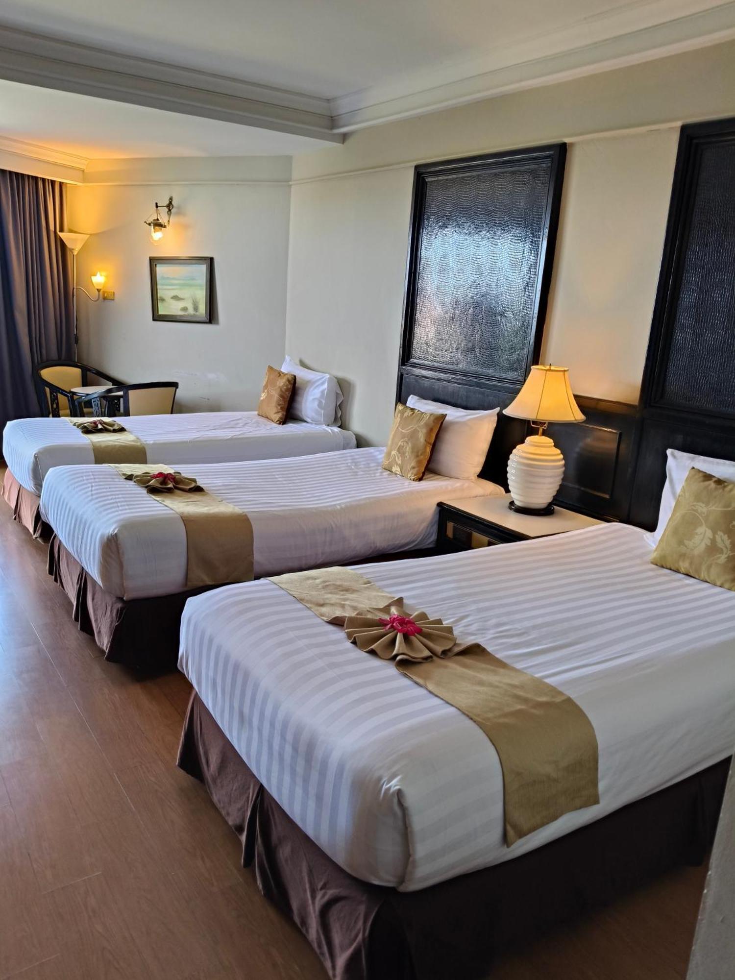 First Pacific Cirrus Hotel Патая Екстериор снимка