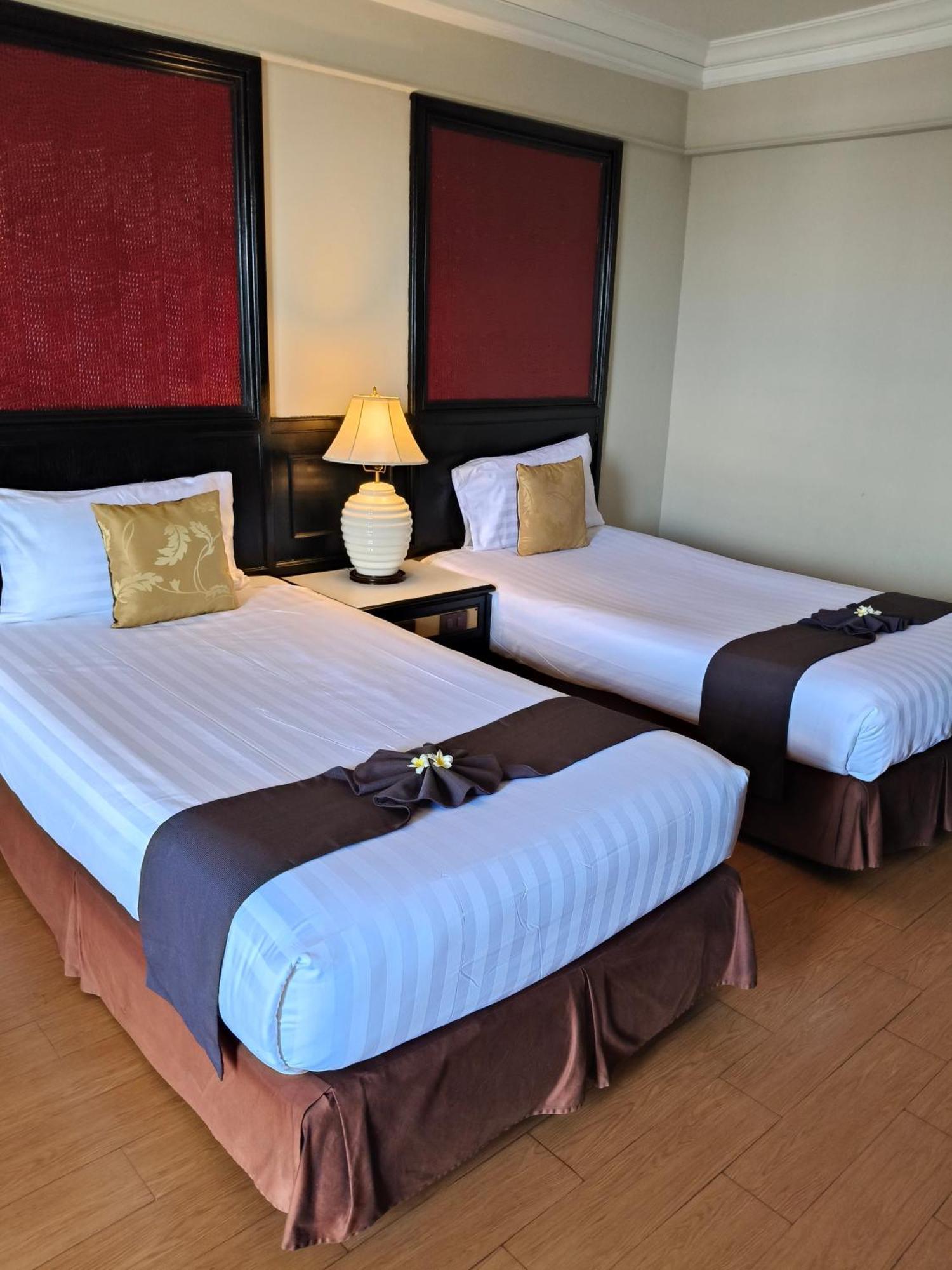 First Pacific Cirrus Hotel Патая Екстериор снимка