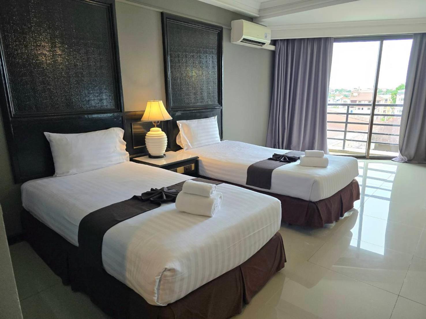 First Pacific Cirrus Hotel Патая Екстериор снимка
