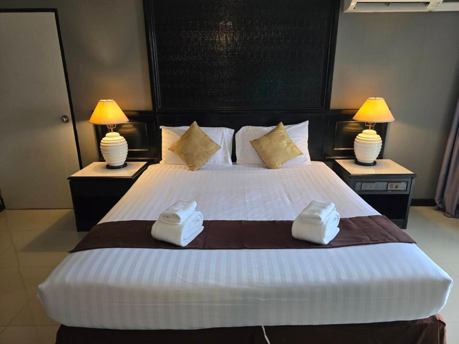 First Pacific Cirrus Hotel Патая Екстериор снимка