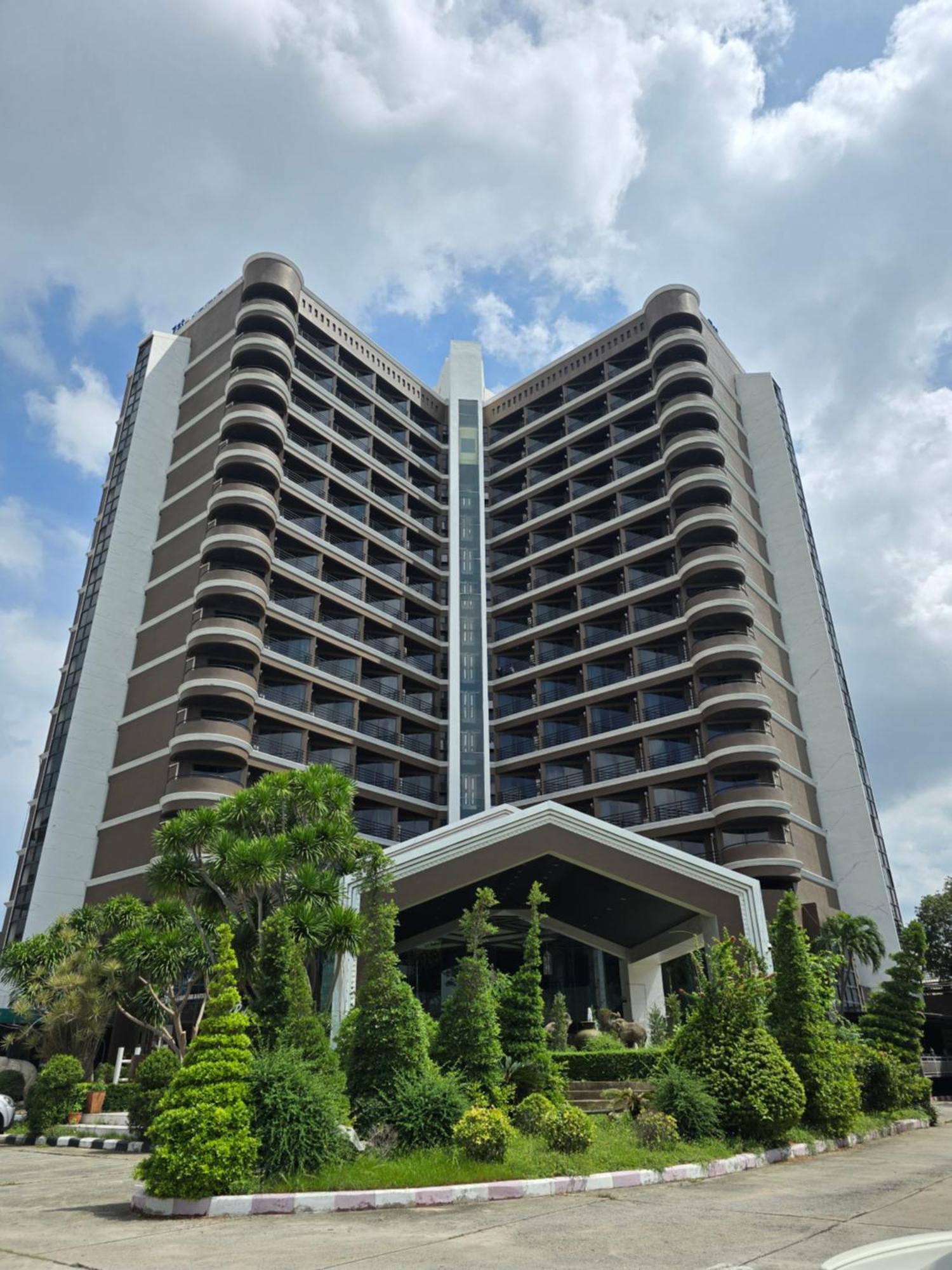 First Pacific Cirrus Hotel Патая Екстериор снимка