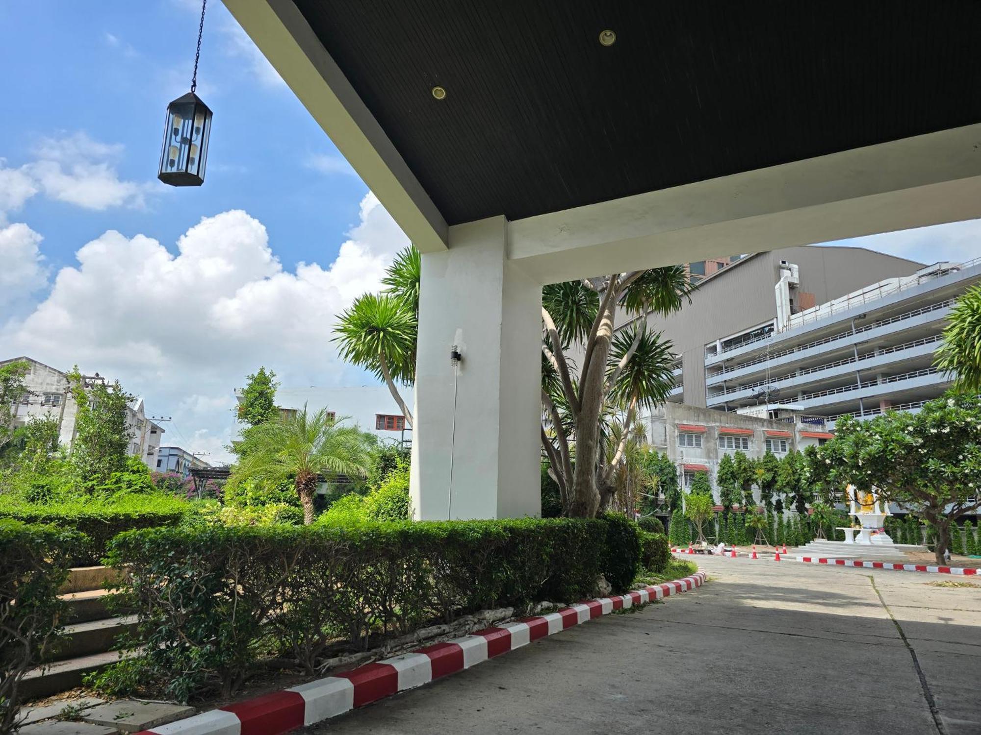 First Pacific Cirrus Hotel Патая Екстериор снимка