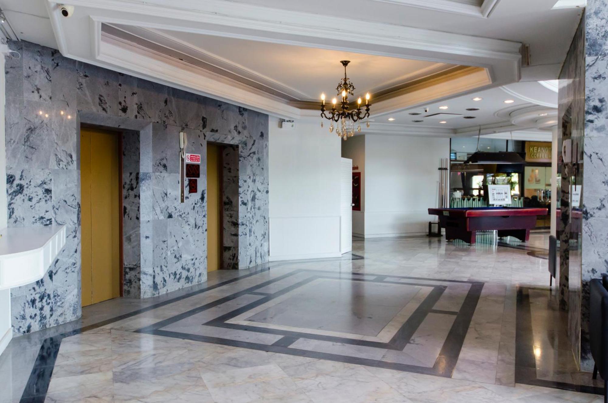 First Pacific Cirrus Hotel Патая Екстериор снимка