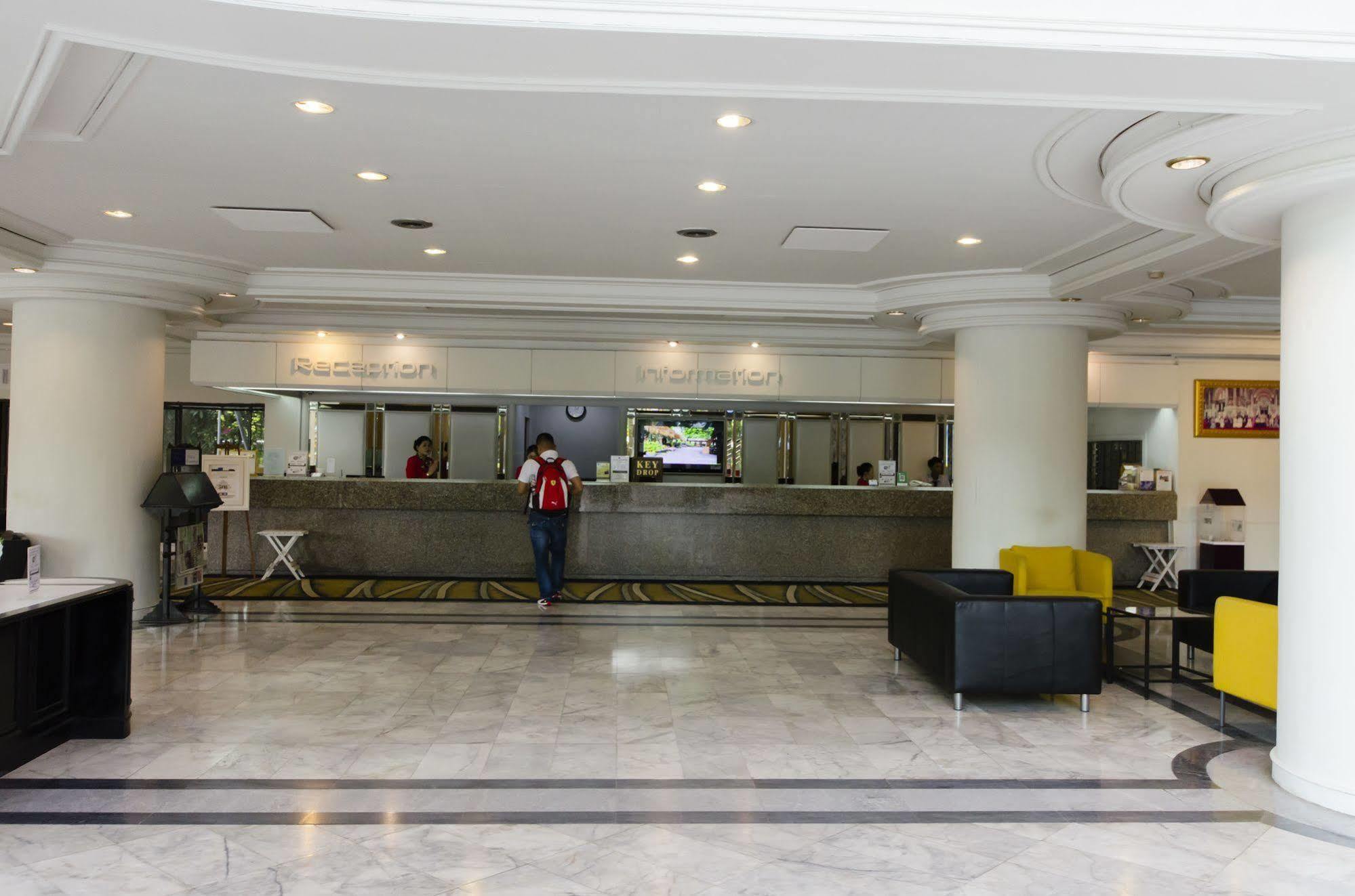 First Pacific Cirrus Hotel Патая Екстериор снимка